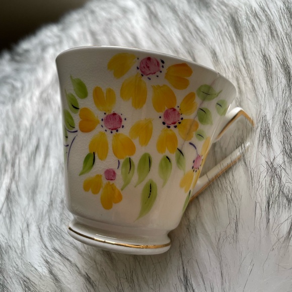 💠 Teacup and saucer hand poured lavender and rose essential oil candle. - Picture 13 of 16